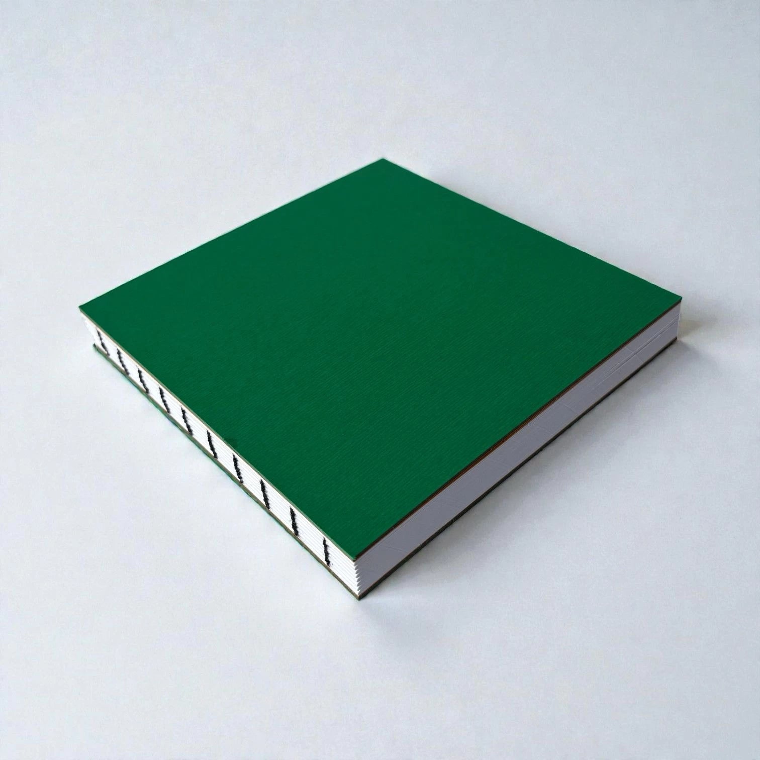 El Yapımı Sert Kapaklı Eskiz Defteri - 190 gr - 64 yaprak - 16x16cm - Yeşil - Çatı Katı