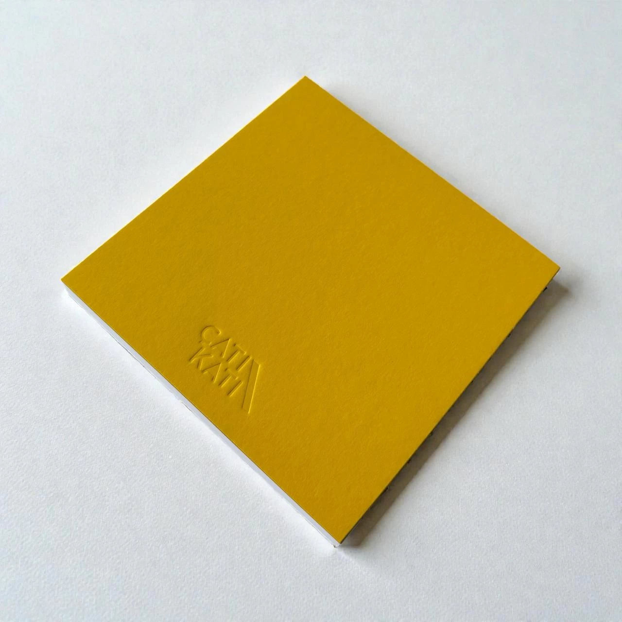 El Yapımı Sert Kapaklı Eskiz Defteri - 190 gr - 64 yaprak - 16x16cm - Sarı - Çatı Katı